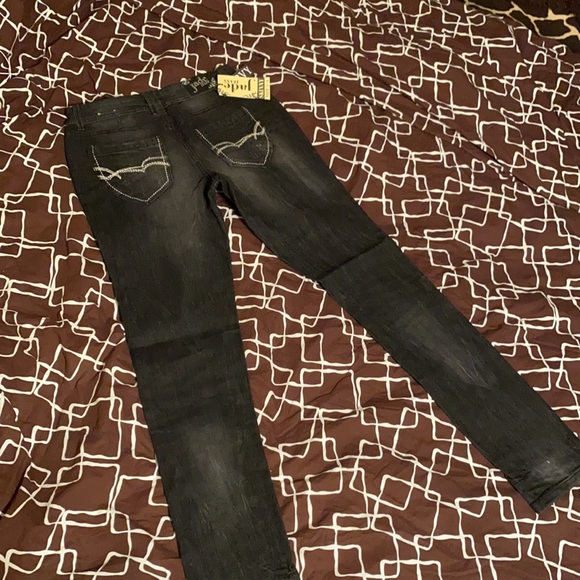 Curvy Skinny Jeans - Picture 7 of 7